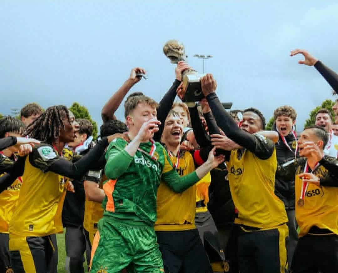 Κυπελλούχος η Κ17 της Borussia Dortmund με Ελληνική Ψυχή!